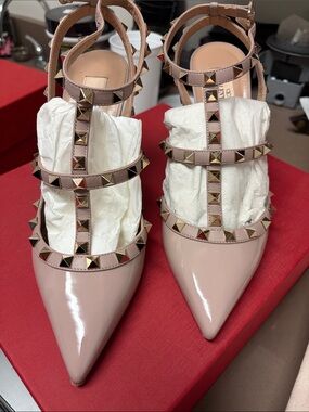 Valentino Garavani rockstud Patent Pointed-Toe T-Strap Pumps in Blush